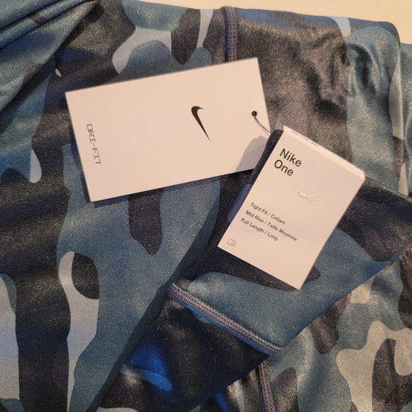 Nike -full length leggings - Picture 2 of 3